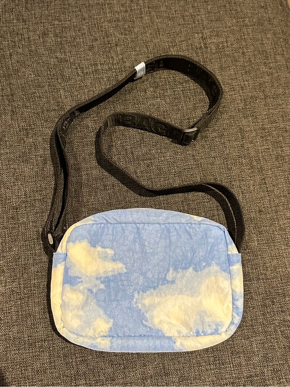 Baggu Camera Crossbody - Cloud print - Picture 4 of 8